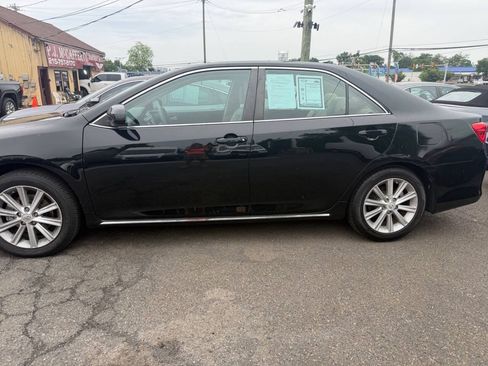Used 2013 Toyota Camry XLE FWD image 1