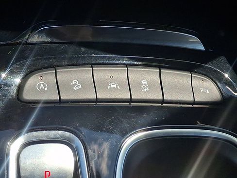 Certified 2023 Buick Envision Preferred AWD/4WD image 24
