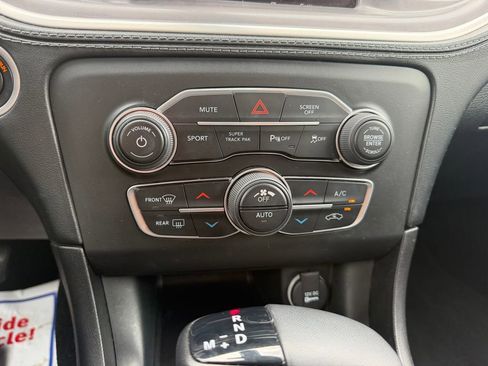 Certified 2022 Dodge Charger R/T RWD image 27