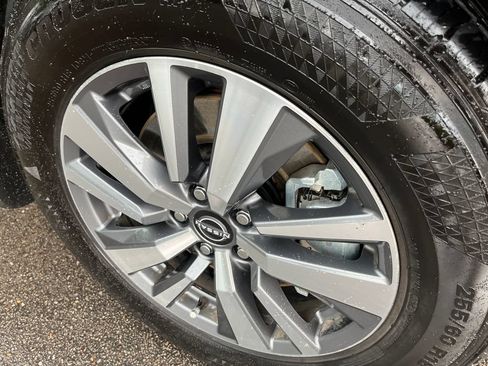 Certified 2025 Nissan Pathfinder SL FWD image 38