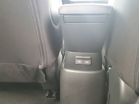 New 2025 Nissan Kicks Play S image 30