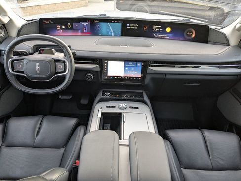 Certified 2025 Lincoln Navigator Reserve image 18