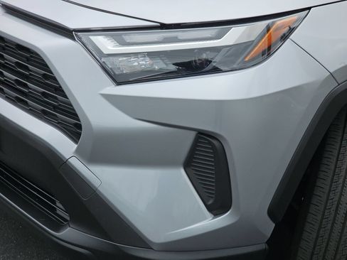 Used 2025 Toyota RAV4 LE FWD image 31