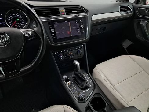 Used 2018 Volkswagen Tiguan SEL w/ 3rd Row Seat Package AWD/4WD image 9