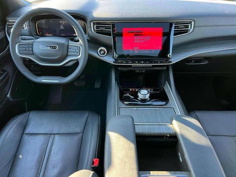 Used 2024 Jeep Wagoneer L Series II w/ Premium Group I image 13