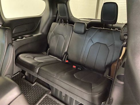 New 2025 Chrysler Pacifica Select image 15