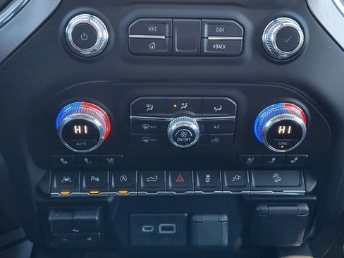 Used 2020 GMC Sierra 1500 SLT w/ SLT Premium Package image 19