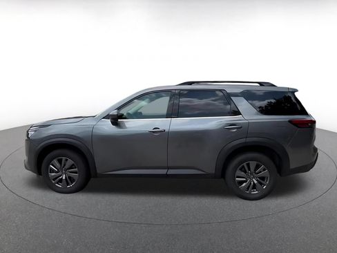 Used 2025 Nissan Pathfinder SV AWD/4WD image 7