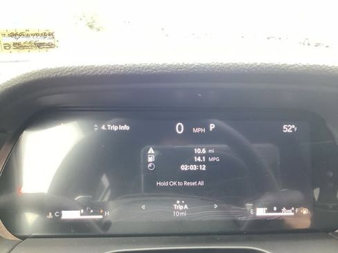New 2025 Jeep Grand Cherokee Altitude AWD/4WD image 17