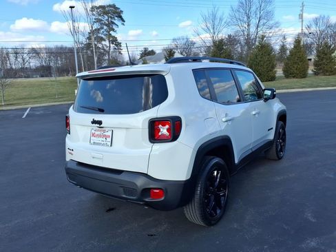 Used 2022 Jeep Renegade Altitude w/ Convenience Group AWD/4WD image 5