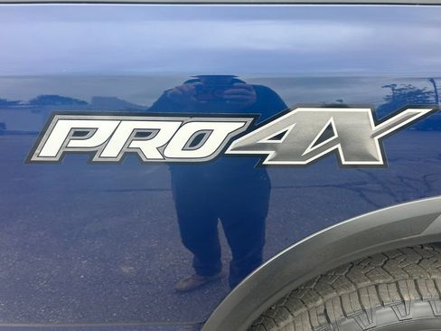 Used 2023 Nissan Titan PRO-4X w/ Pro-4x Convenience Package AWD/4WD image 19