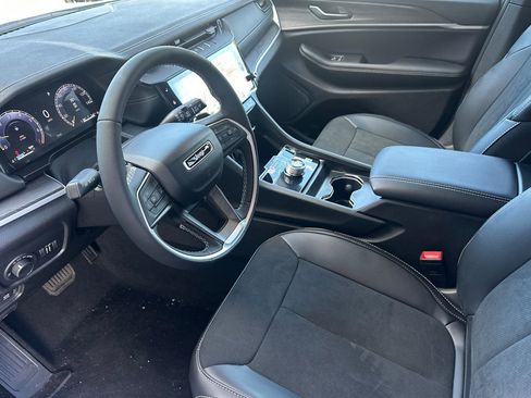 New 2026 Jeep Grand Cherokee Altitude image 7