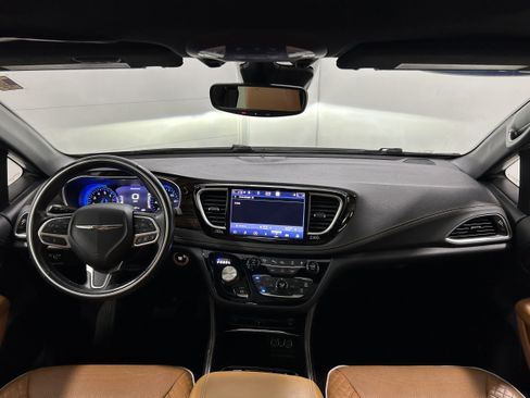 Used 2021 Chrysler Pacifica Pinnacle AWD/4WD image 14