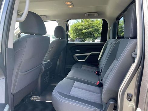 Used 2023 Nissan Titan SV w/ SV Convenience Package RWD image 13