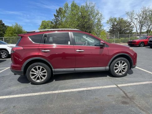 Used 2018 Toyota RAV4 Limited image 17