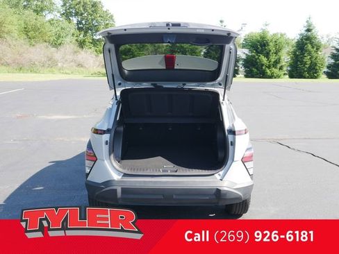 Used 2024 Hyundai Kona SEL AWD/4WD image 15