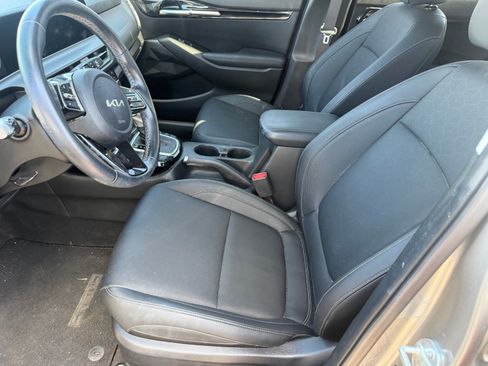 Certified 2024 Kia Seltos EX FWD image 8