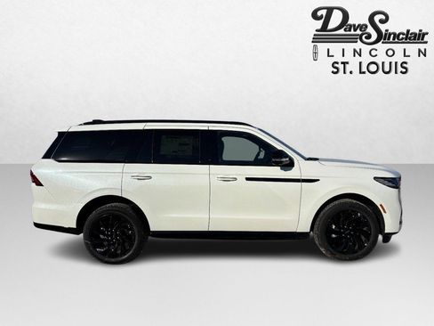 New 2025 Lincoln Navigator Reserve w/ Jet Appearance Package image 4