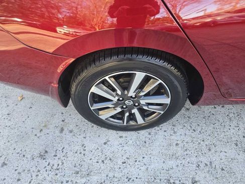 Used 2021 Nissan Versa SV image 11