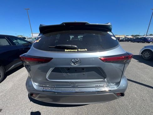 Used 2022 Toyota Highlander Platinum AWD/4WD image 6