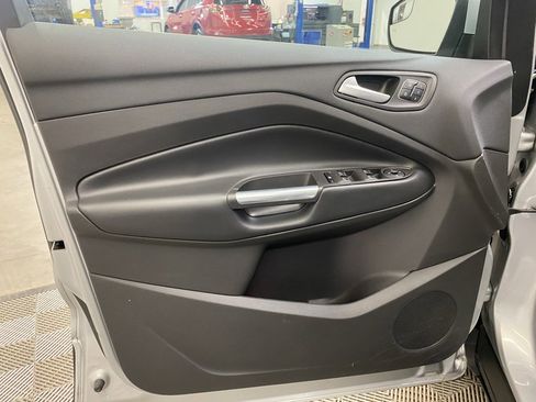 Used 2019 Ford Escape Titanium image 22