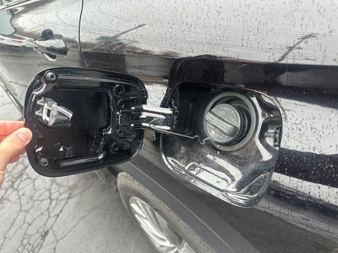 Used 2021 Toyota Highlander Platinum AWD/4WD image 44