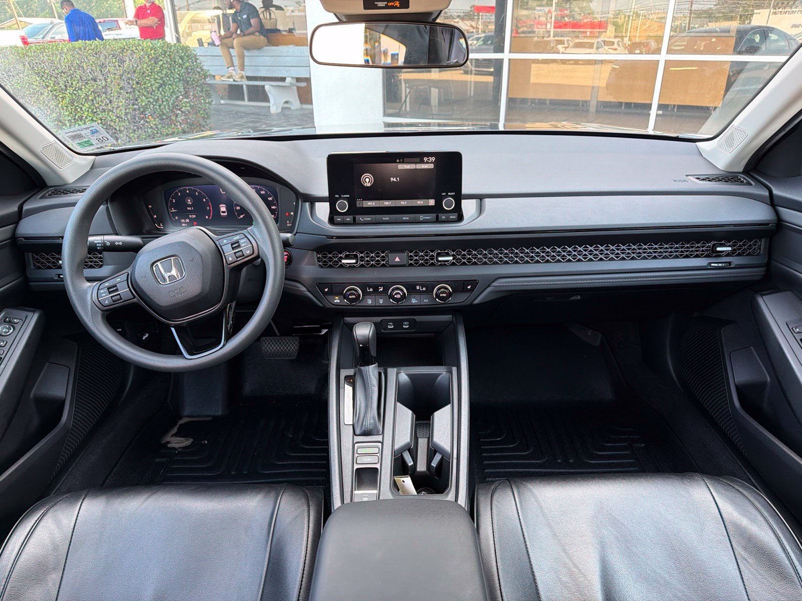Used 2023 Honda Accord EX image 9