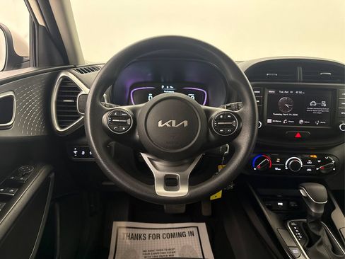 Used 2023 Kia Soul LX FWD image 31