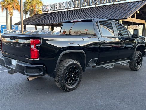 Used 2021 Chevrolet Silverado 2500 Custom w/ Custom Value Package image 9