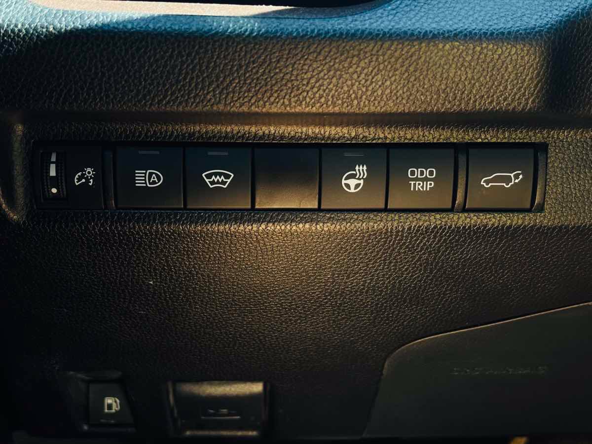 Used 2025 Toyota RAV4 Limited w/ Weather Package AWD/4WD image 53
