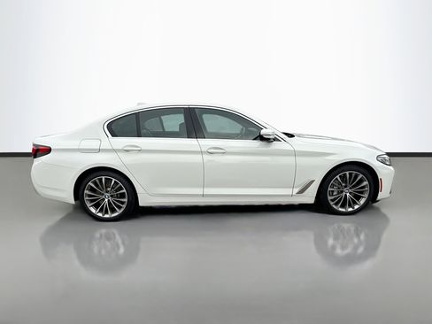 Used 2022 BMW 540i w/ Premium Package image 2