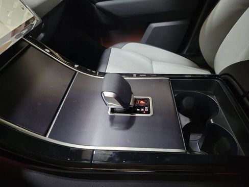 New 2026 Land Rover Range Rover Velar Dynamic SE image 20