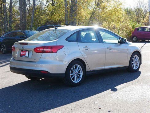 Used 2017 Ford Focus SE image 7
