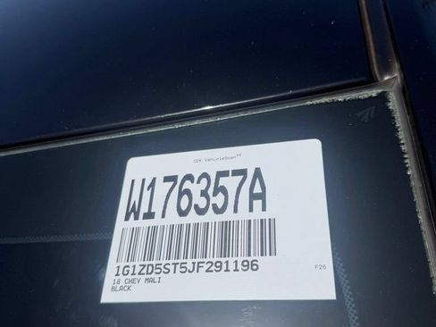 Used 2018 Chevrolet Malibu LT w/ Leather Package FWD image 12