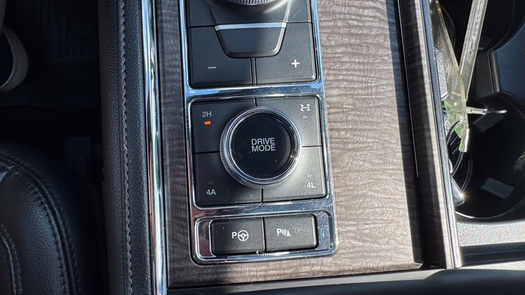 Used 2021 Ford Expedition Limited AWD/4WD image 33