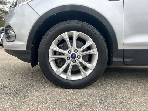 Used 2017 Ford Escape SE w/ SE Cold Weather Package AWD/4WD image 12