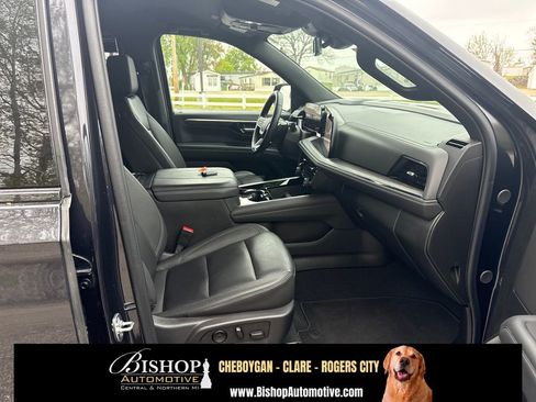 Used 2025 Chevrolet Tahoe Z71 AWD/4WD image 19