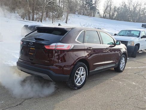 Used 2024 Ford Edge SEL image 4