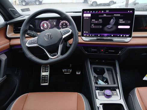 New 2026 Volkswagen Tiguan SEL R-Line image 13