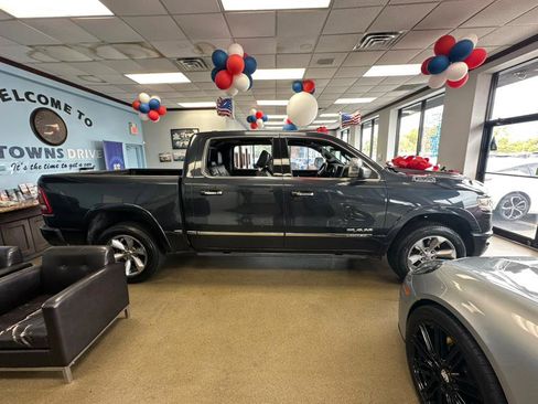 Used 2019 RAM 1500 Limited image 9