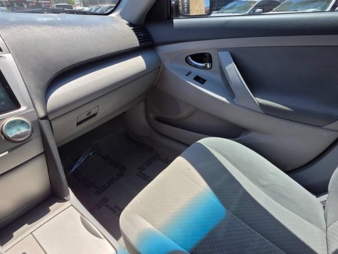 Used 2009 Toyota Camry LE FWD image 31