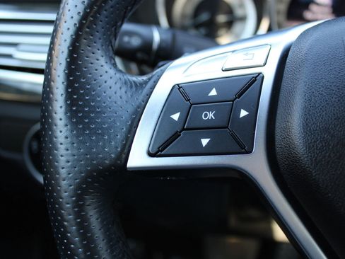 Used 2013 Mercedes-Benz CLS 550 4MATIC image 13