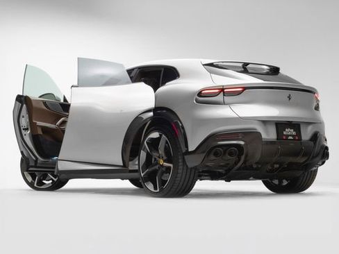 Used 2024 Ferrari Purosangue image 8