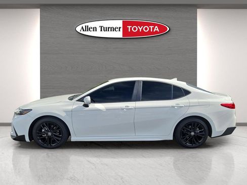 Used 2025 Toyota Camry SE w/ Multimedia Upgrade Package FWD image 10