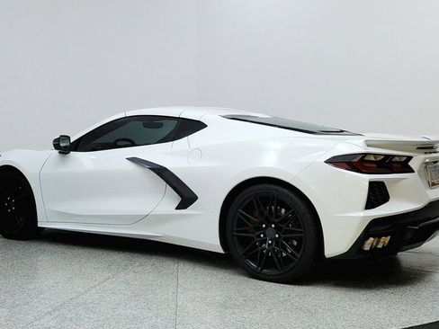 Used 2023 Chevrolet Corvette Stingray Preferred Cpe w/ Z51 Performance Package image 3