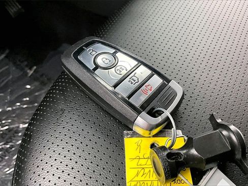 Used 2023 Ford Escape Platinum image 11