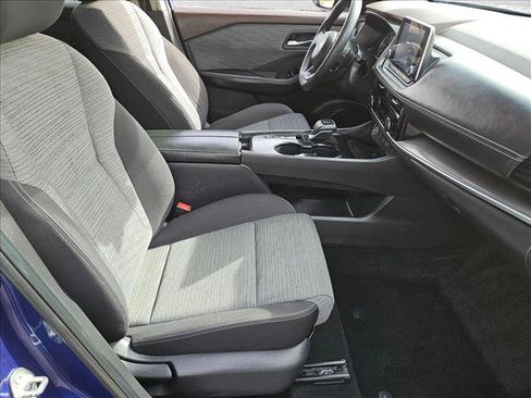 Used 2021 Nissan Rogue SV image 19