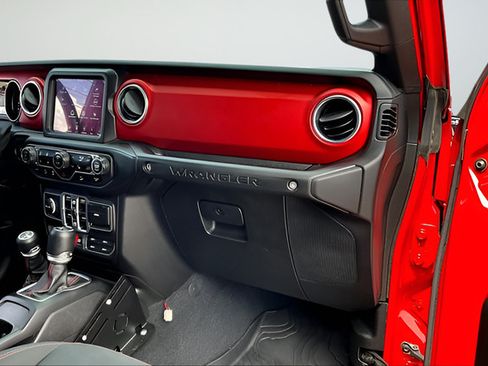 Used 2018 Jeep Wrangler Unlimited Rubicon AWD/4WD image 21
