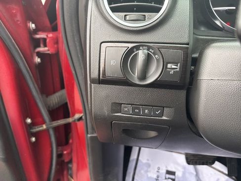 Used 2013 Chevrolet Captiva Sport LS image 17