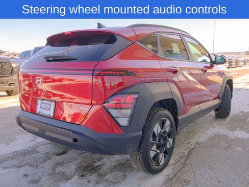 Used 2025 Hyundai Kona SEL image 8